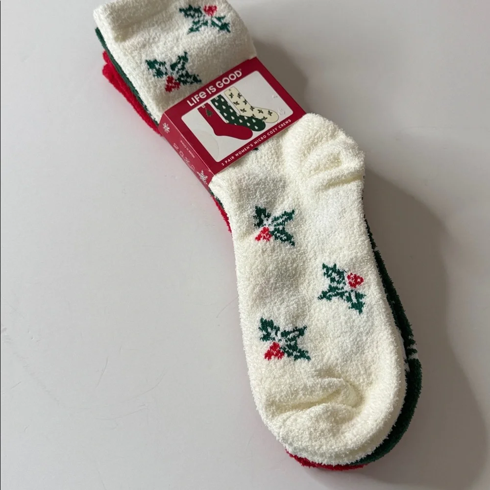 Life is Good Fuzzy Christmas Socks 3 Pairs